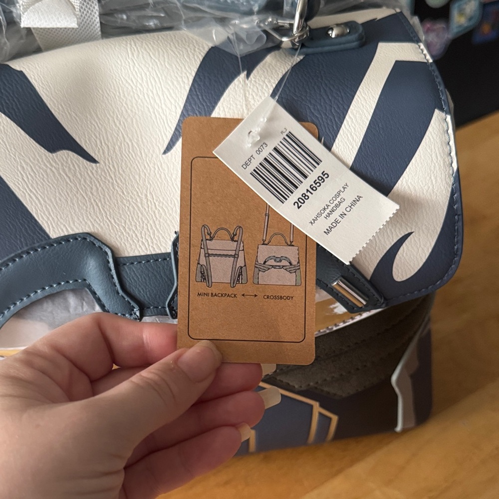 Her Universe Ahsoka Tano Crossbody and Mini Backpack - Picture 3 of 15